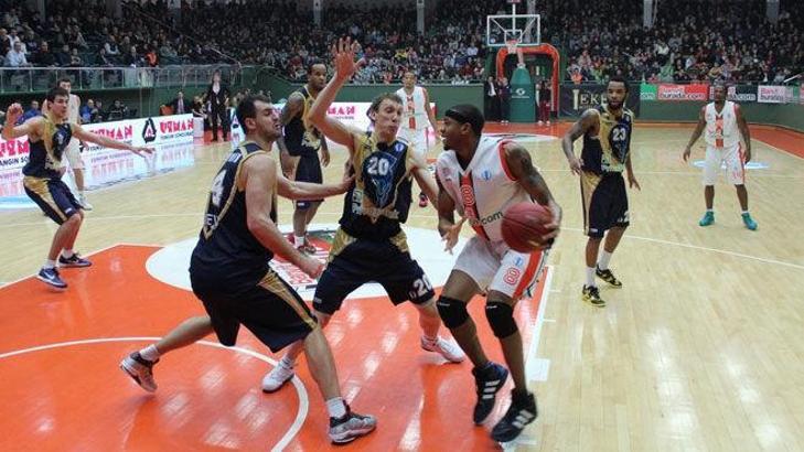 Banvit evinde kral: 94-85