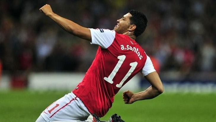 Andre Santos ülkesine döndü