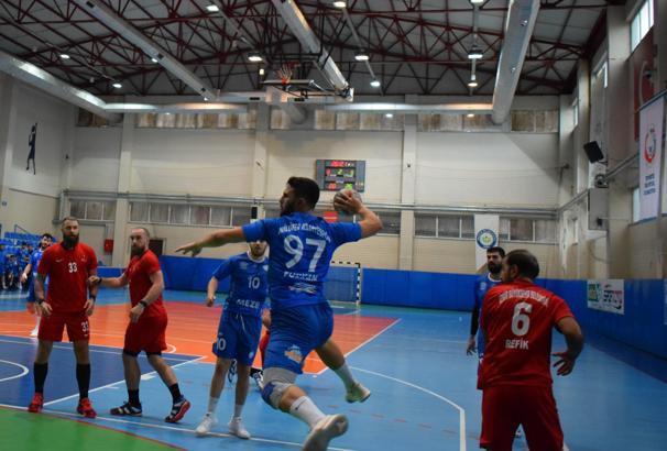 Nilüfer Belediyespor - İzmir Büyükşehir Belediyespor maç sonucu: 30-29