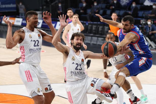 Anadolu Efes, Real Madrid'i konuk edecek