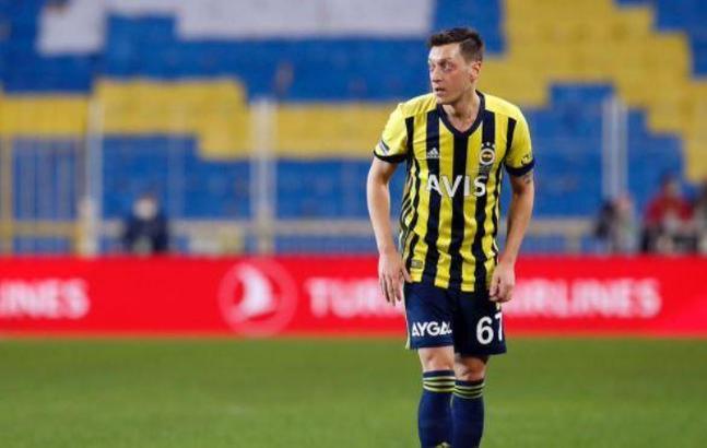 Fenerbahçe'nin yıldızı Mesut Özil'den Schalke 04 mesajı