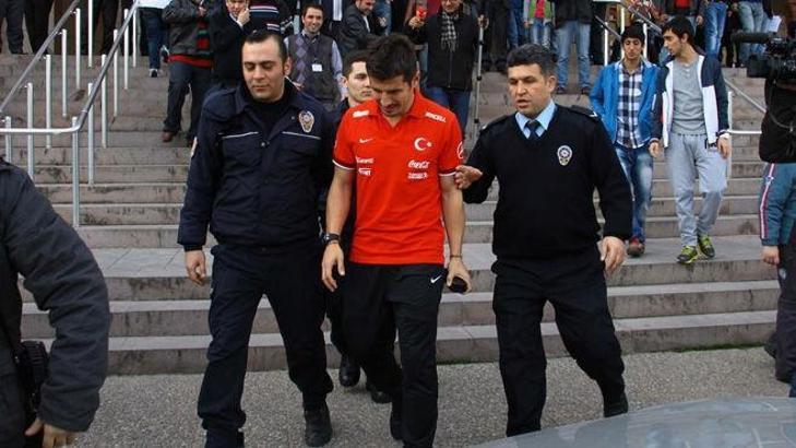Emre Belözoğlu savcıya neden ifade verdi?