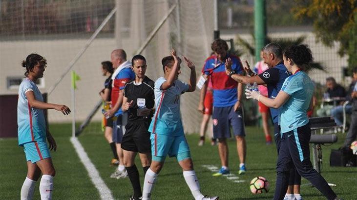 19 Yaş Altı Kadın Milli Futbol Takımı 5-0 yenildi