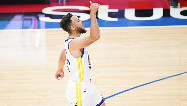 Stephen Curry, hem rekor kırdı hem de Kobe Bryant'ı geçti