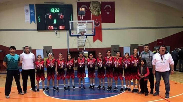 Kasım Sacide Ener ortaokulu Adana'yı temsil edecek