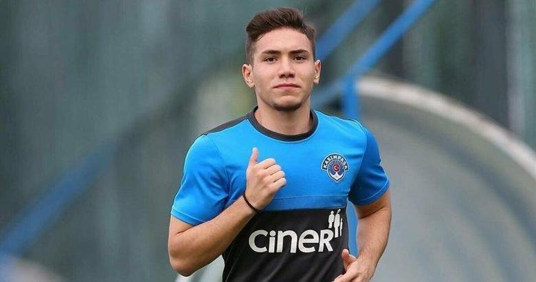 Son dakika: Fenerbahçe'nin yeni transferi Çağtay Kurukalıp oldu