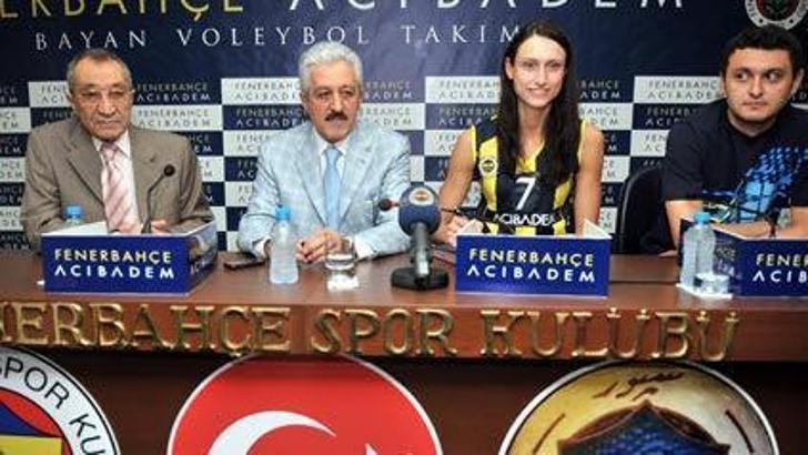 Fürst imzayı attı!