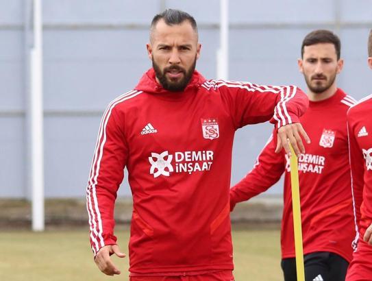 Yasin Öztekin'den Fatih Terim'e geçmiş olsun mesajı