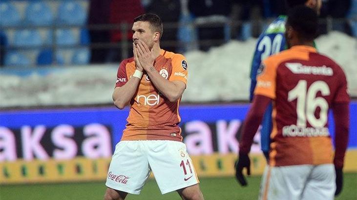 Forvete en yakın Poldi olacak