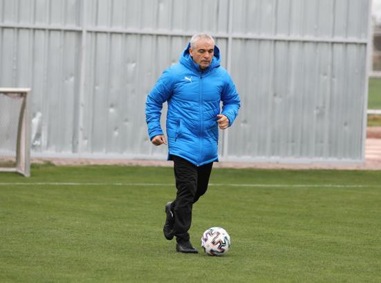 Rıza Çalımbay'ın Beşiktaş'a şansı tutmuyor