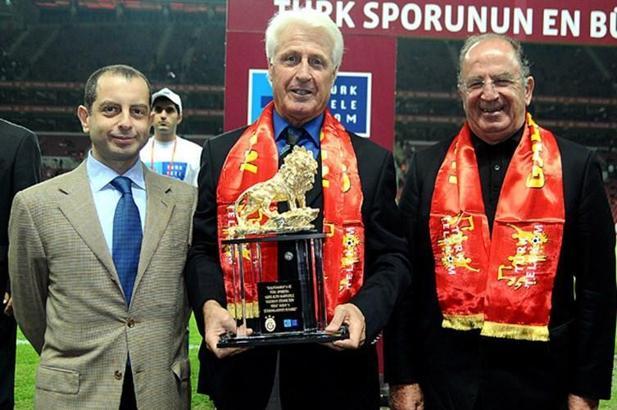 Galatasaray'ın eski kalecisi Nihat Akbay hayatını kaybetti