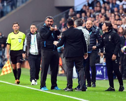 Ümit Özat: Bir daha Şenol Güneş'in elini öpmem!