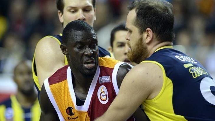 Kupa Fenerbahçe'nin: 63-57