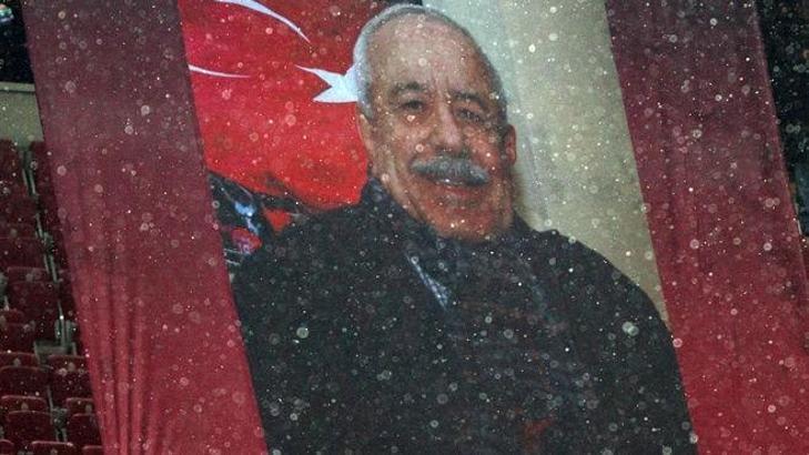 Coşkun hoca statta anıldı