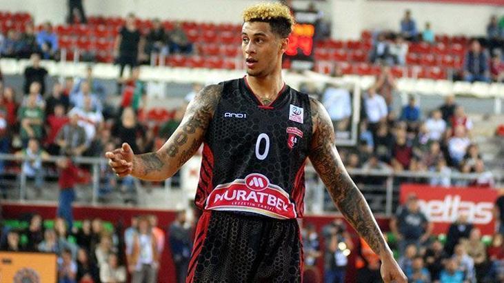 Muratbey Uşak'ın forveti Auguste, Olympiakos'un takibinde
