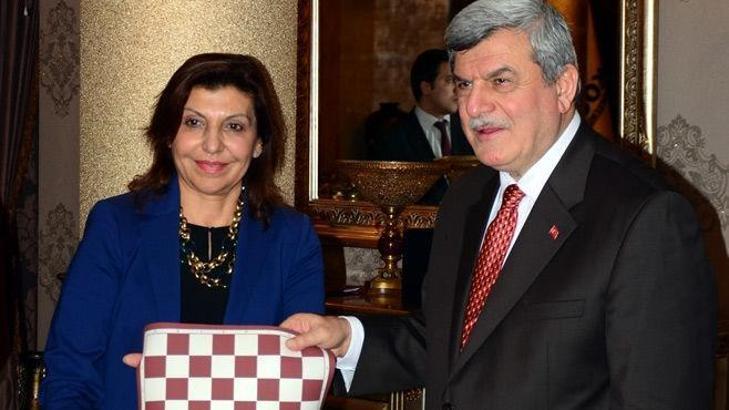 Gülkız Tulay: Kadına pozitif ayrımcılık...