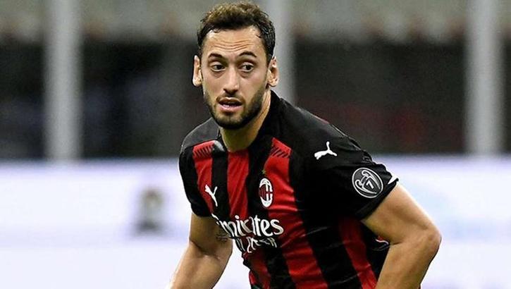 Ricky Massara: Hakan'ın Milan'la devam edeceğine inanıyorum