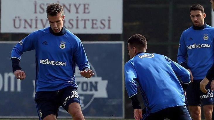 Fenerbahçe'de 3 isimle yollar ayrılıyor!