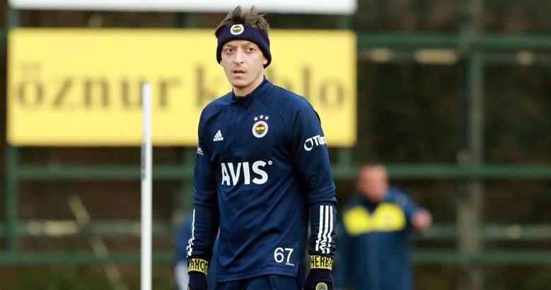 Fenerbahçe'de Mesut Özil kadroya alınmadı