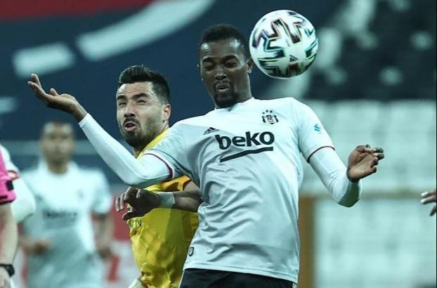 Beşiktaş'ta Bernard Mensah şansını kaybetti