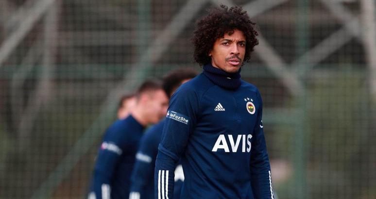 Fenerbahçe'de Emre Belözoğlu, Luiz Gustavo'yu 2. kez kenara çekti