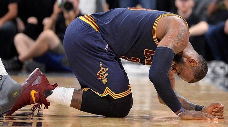 Cleveland Cavaliers liderliği kaybetti