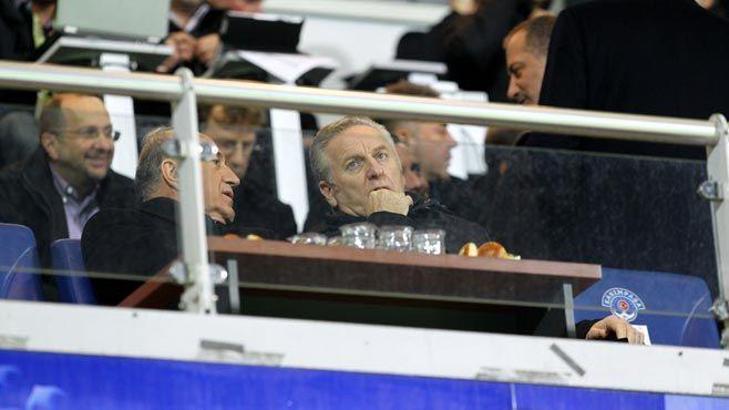 Galatasaray yönetimden çıkarma