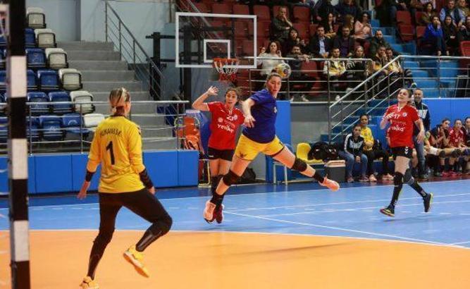 Yenimahalle Belediyesi Hentbol takımından 'evde kal' mesajı