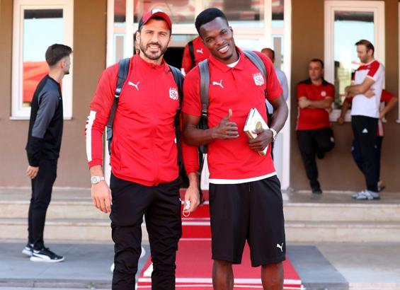Sivasspor kafilesi Kayseri'ye gitti
