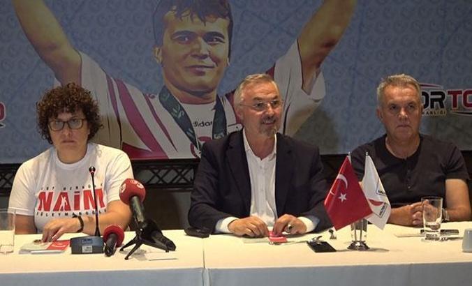 Naim Süleymanoğlu'nun film ve kitap tanıtım toplantısı yapıldı