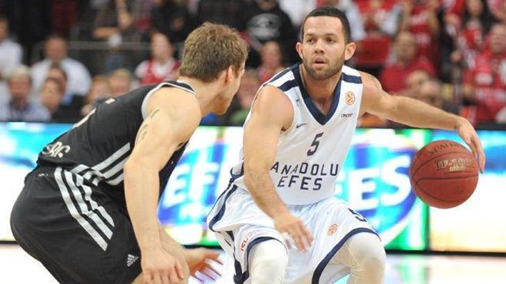 Anadolu Efes seriye bağladı: 76-94