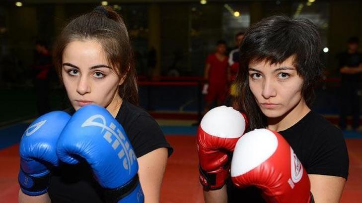 Eda ve Seda kardeşlerden,