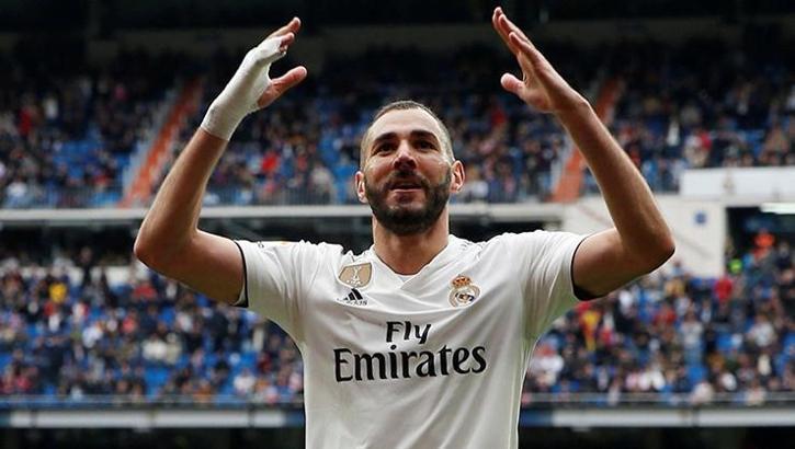 Real Madrid, Benzema'nın sözleşmesini uzattı