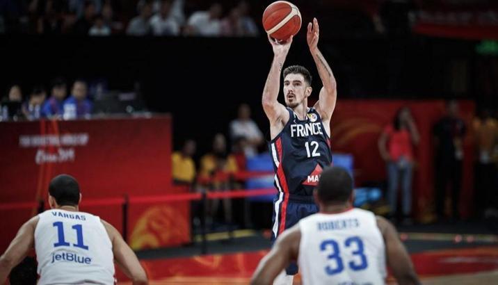 Fransa, Dominik Cumhuriyeti'ni farklı geçerek liderliği kaptı: 56-90