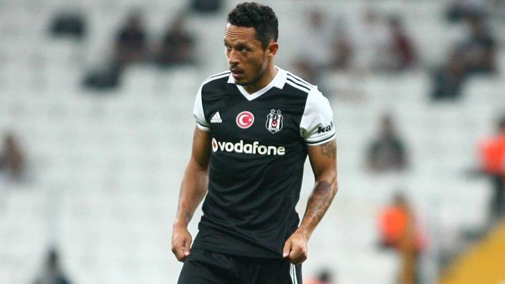 Adriano'dan müjdeli haber