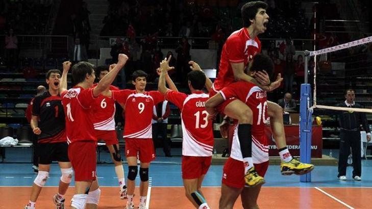 Avrupa Yıldız Erkekler Voleybol Şampiyonası'nda Yıldız Milliler namağlup finalde