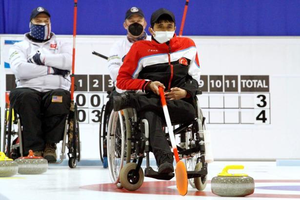 Japonya'yı 10-3 yenen Türkiye, Çekya'ya 9-4 kaybetti