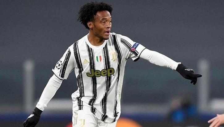Juventus, adı Galatasaray'la anılan Cuadraro'nun sözleşmesini uzatıyor