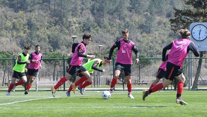 U16 Milli Takımı'nın hazırlık kampı Riva'da başladı