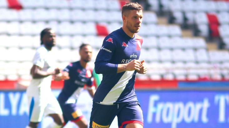 Lukas Podolski'den Ramazan ayı mesajı