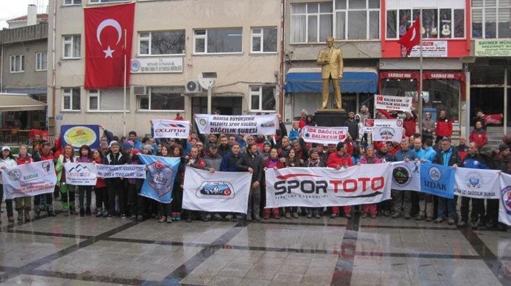 18 Mart anısına 317 dağcı tırmanıyor
