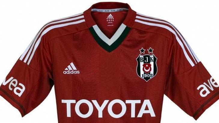 Kırmızı formalar satışa çıkıyor