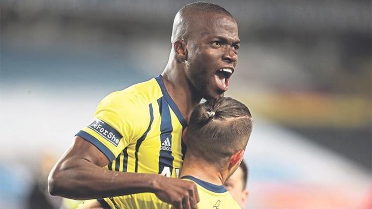Valencia forvette sınıfı geçti
