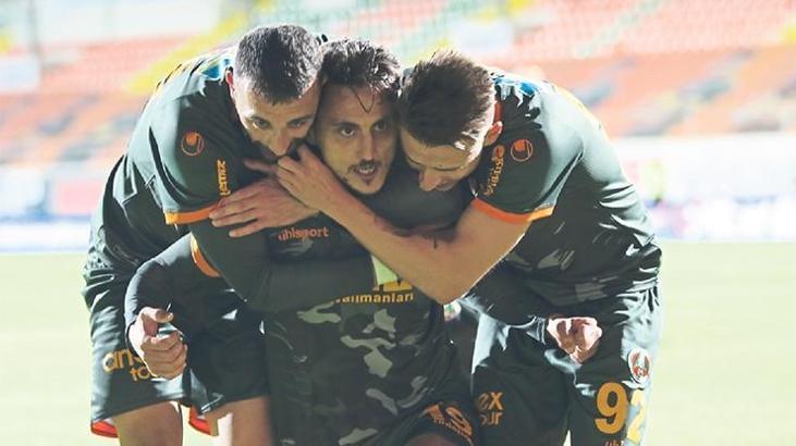 Alanyaspor'dan Denizlispor karşısında müthiş geri dönüş