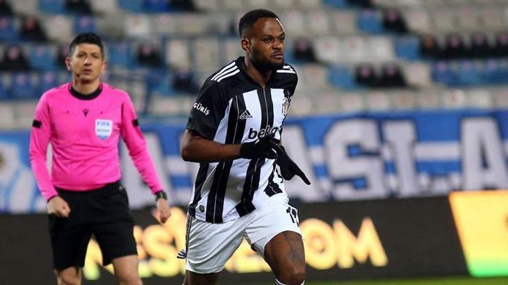 Cyle Larin'den sakatlık açıklaması