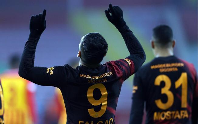 Galatasaray'da son dakika Falcao gelişmesi...