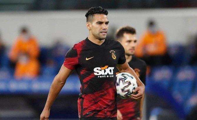 Galatasaray'dan son dakika açıklaması! Falcao'nun yüz kemiklerinde kırık var...
