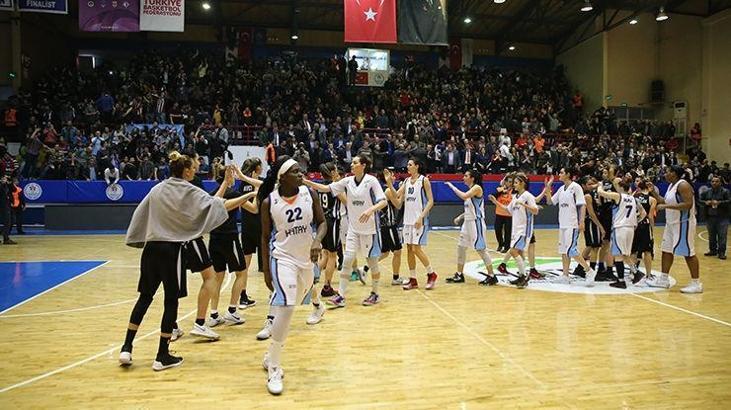 Son anda kümede kaldı, Avrupa'da zirveye oynuyor