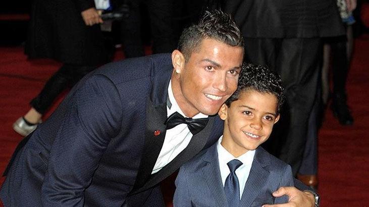 Cristiano Ronaldo, ikiz bebekler sipariş etti!