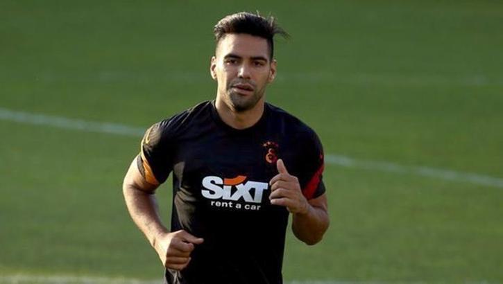 Kolombiya basını Falcao'nun oynatılmamasını eleştirdi